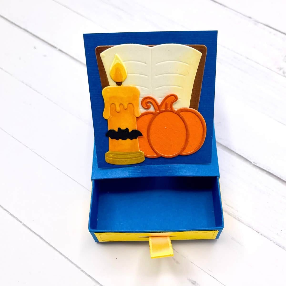 The Halloween slide box Bundle (hunted house, Halloween accessories and slide box)