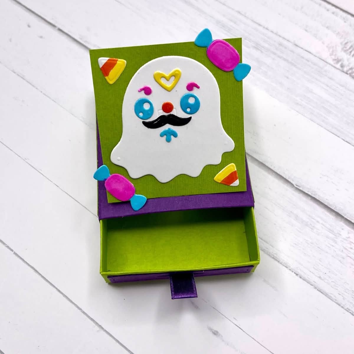 The Halloween slide box Bundle (hunted house, Halloween accessories and slide box)