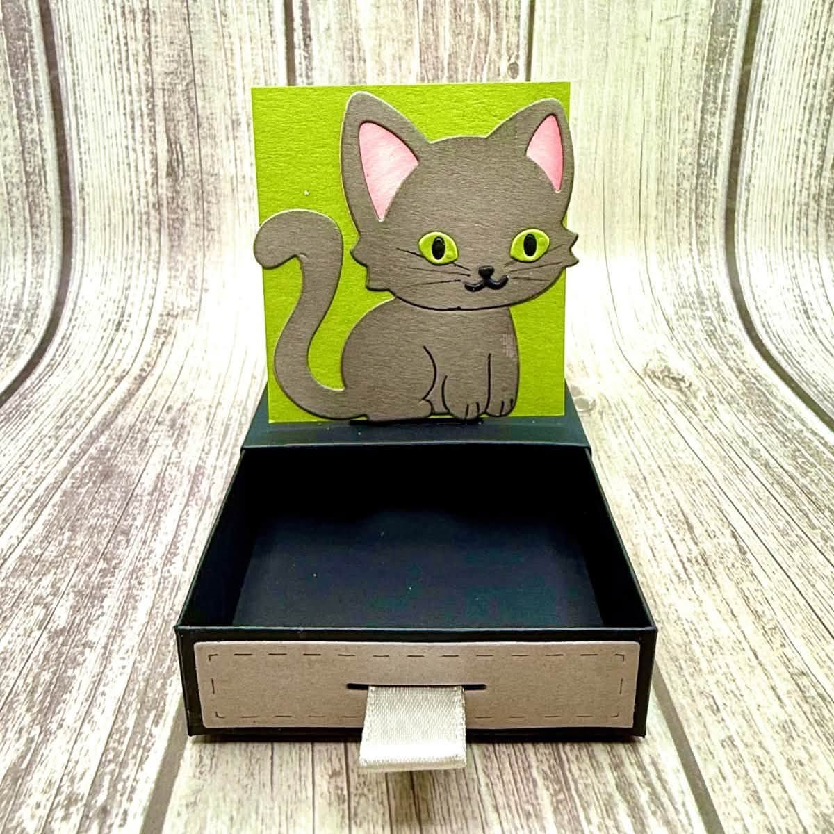 The Halloween slide box Bundle (hunted house, Halloween accessories and slide box)